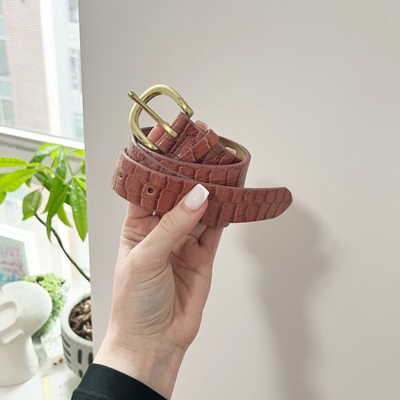 J. Crew Pink Crocodile Print Leather Belt Size Medium - Picture 1 of 4